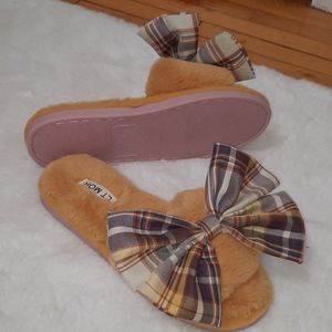 Beautiful slippers NWOT